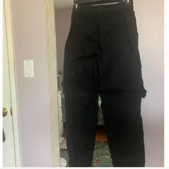 Garage extra small (xs) cargo parachute pants in black - Picture 3 of 3